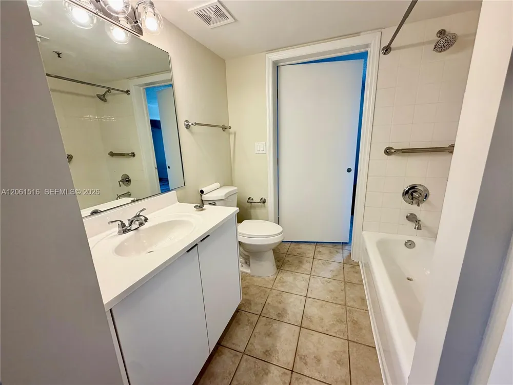 601 SW 37th Ave #303 Miami, FL 33135