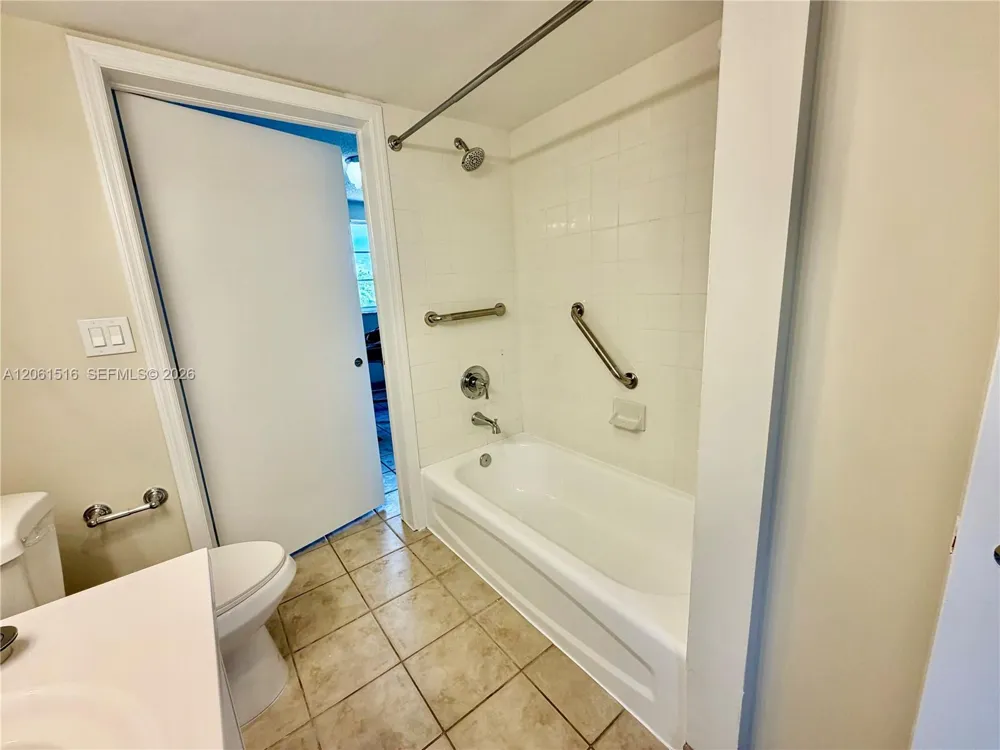 601 SW 37th Ave #303 Miami, FL 33135