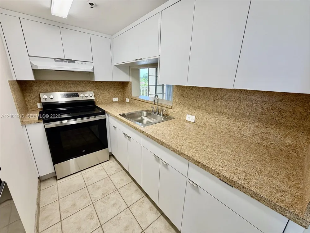 601 SW 37th Ave #303 Miami, FL 33135