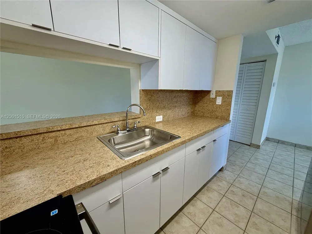 601 SW 37th Ave #303 Miami, FL 33135