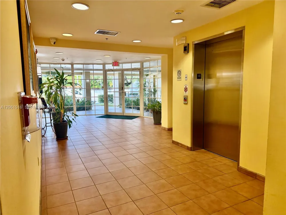 601 SW 37th Ave #303 Miami, FL 33135