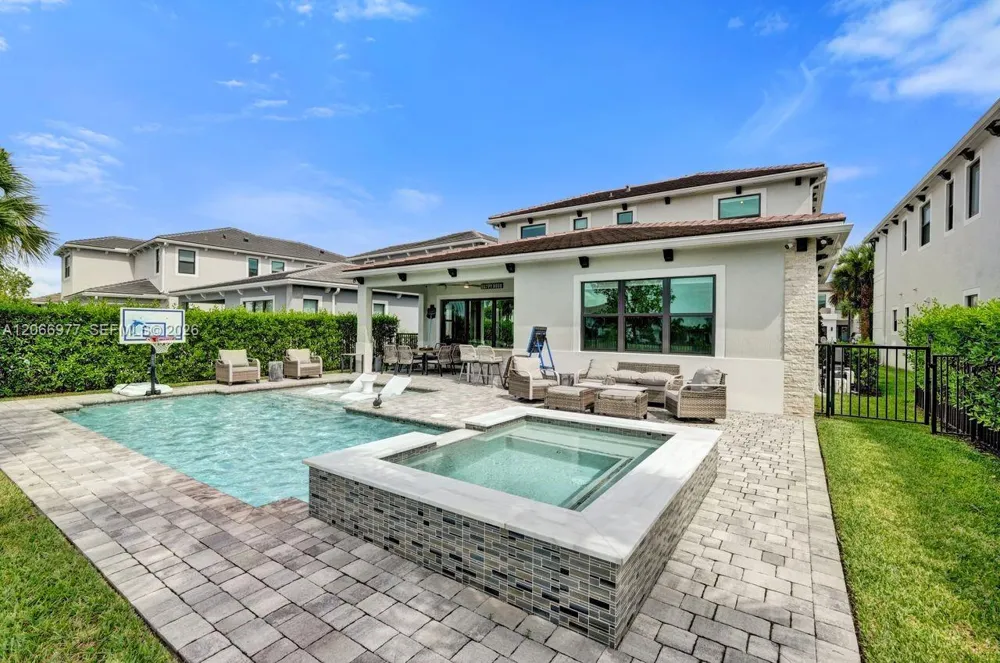 12474 Solana Bay Cir Palm Beach Gardens, FL 33412