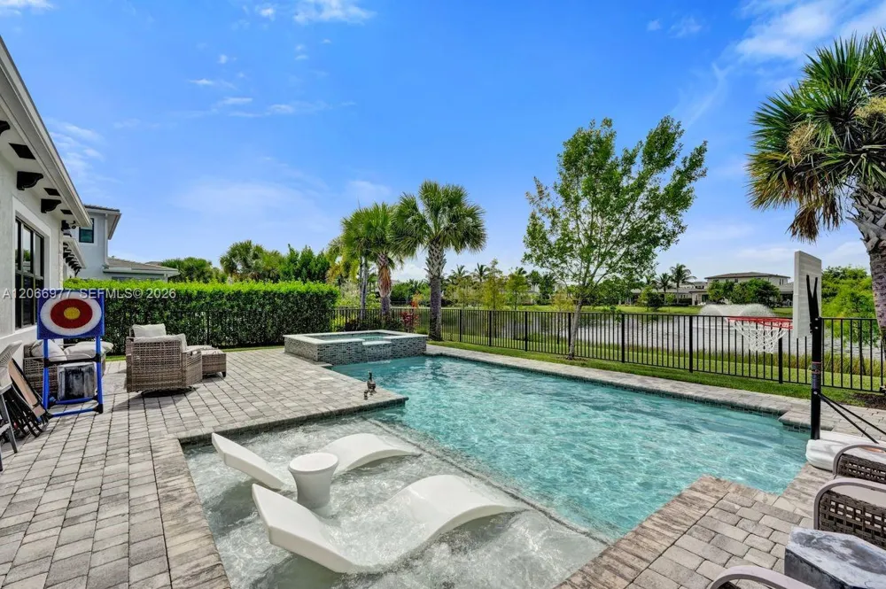 12474 Solana Bay Cir Palm Beach Gardens, FL 33412