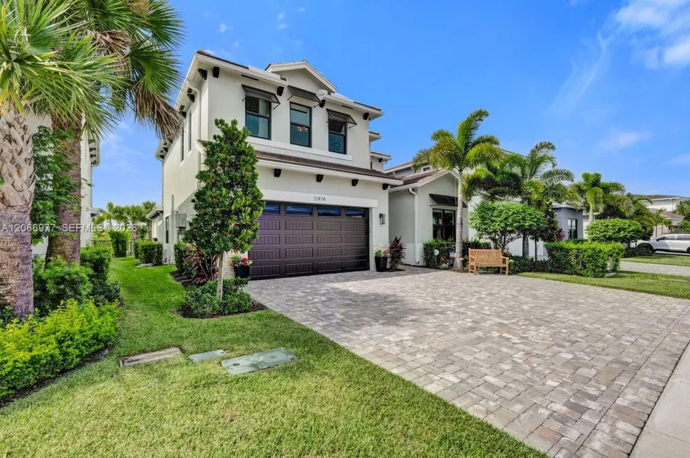 12474 Solana Bay Cir Palm Beach Gardens, FL 33412