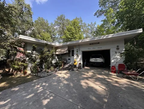917 Holly Street