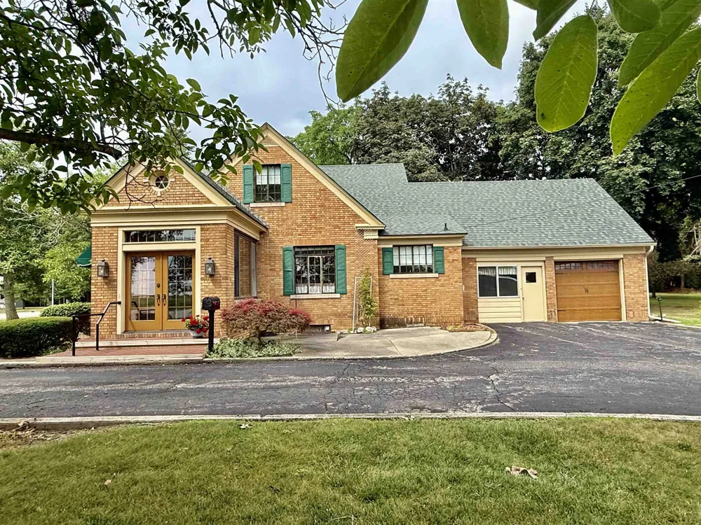 717 E Saginaw Street Breckenridge Village, MI 48615