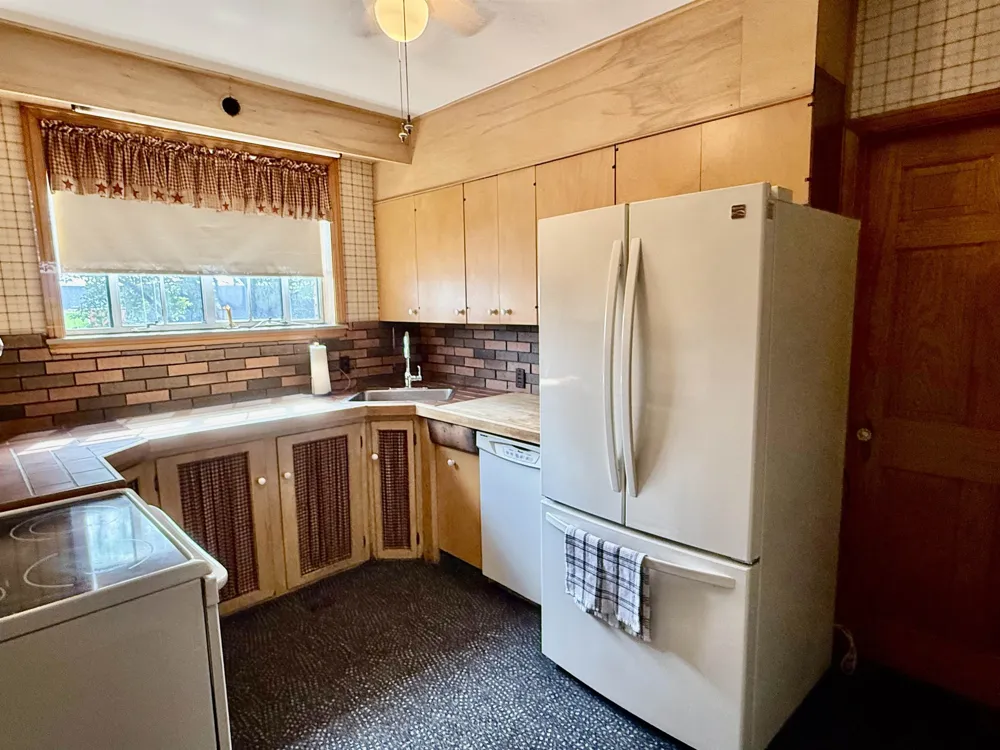 717 E Saginaw Street Breckenridge Village, MI 48615