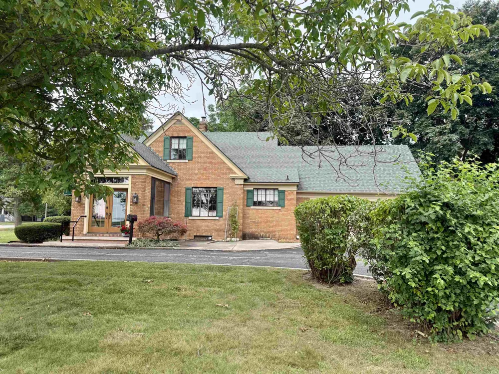 717 E Saginaw Street Breckenridge Village, MI 48615