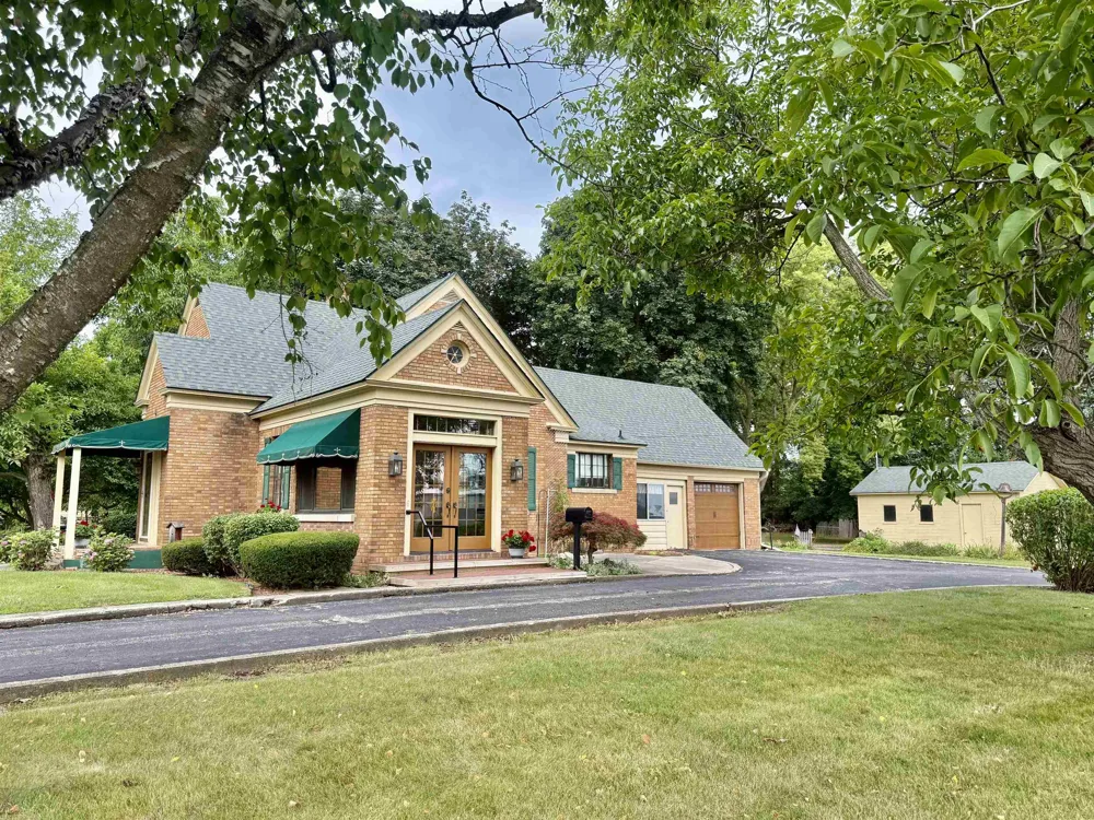 717 E Saginaw Street Breckenridge Village, MI 48615