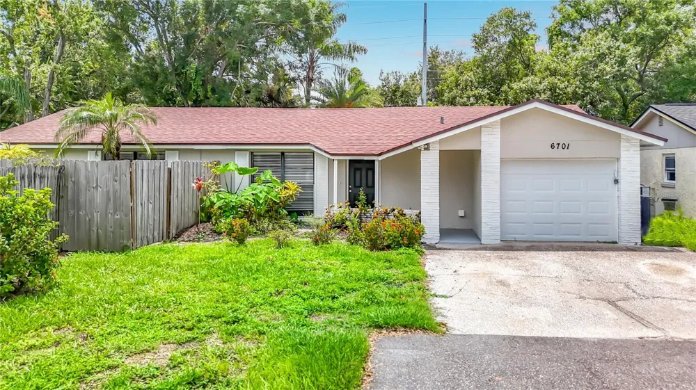 6701 VILLAGE GROVE COURT Tampa, FL 33615
