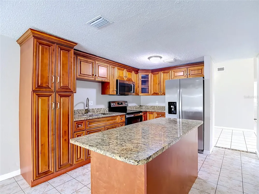 6701 VILLAGE GROVE COURT Tampa, FL 33615