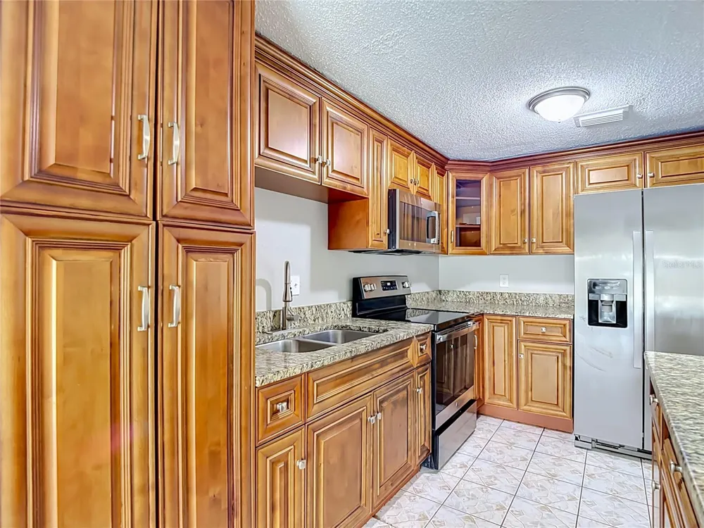 6701 VILLAGE GROVE COURT Tampa, FL 33615