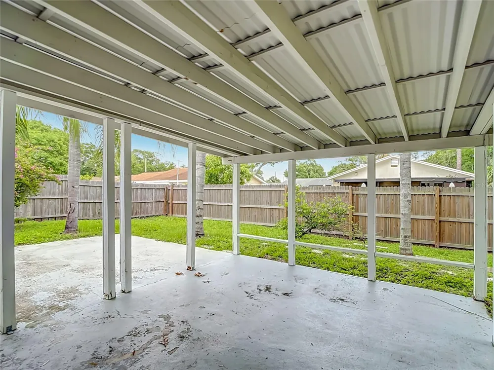 6701 VILLAGE GROVE COURT Tampa, FL 33615