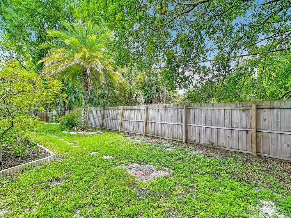 6701 VILLAGE GROVE COURT Tampa, FL 33615