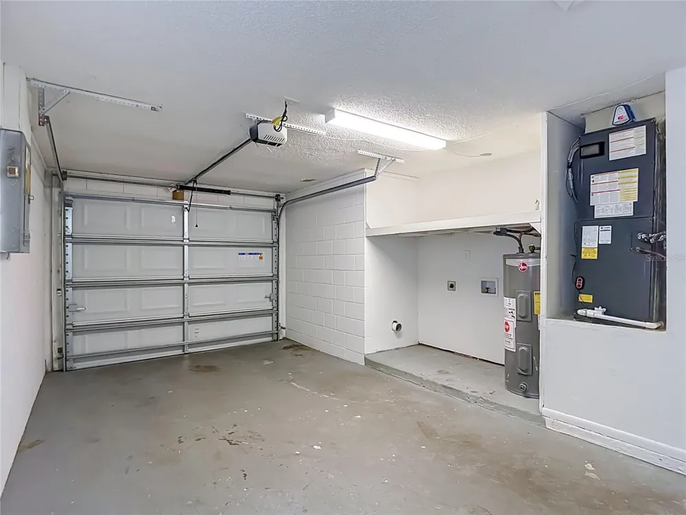 6701 VILLAGE GROVE COURT Tampa, FL 33615