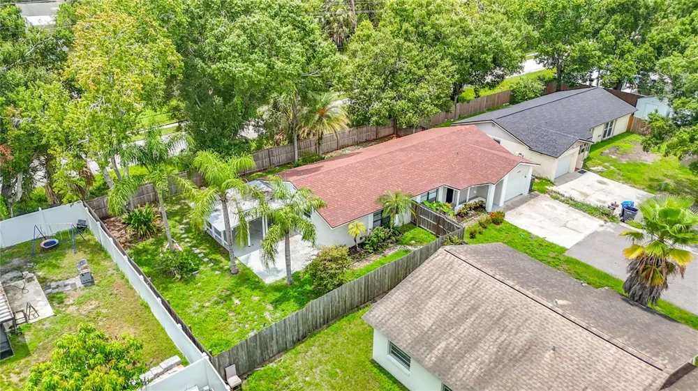 6701 VILLAGE GROVE COURT Tampa, FL 33615