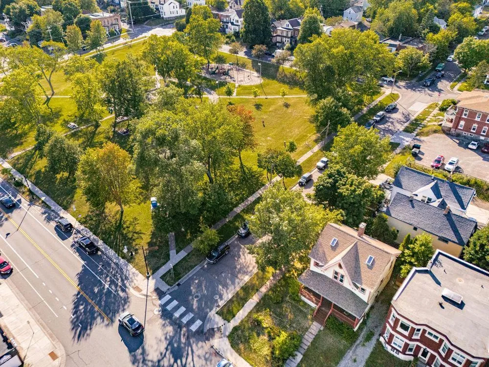 1101 E 4th Street Duluth, MN 55805