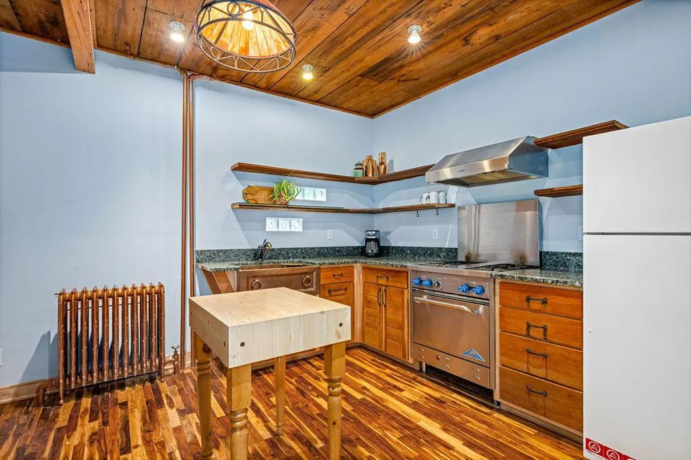 1101 E 4th Street Duluth, MN 55805