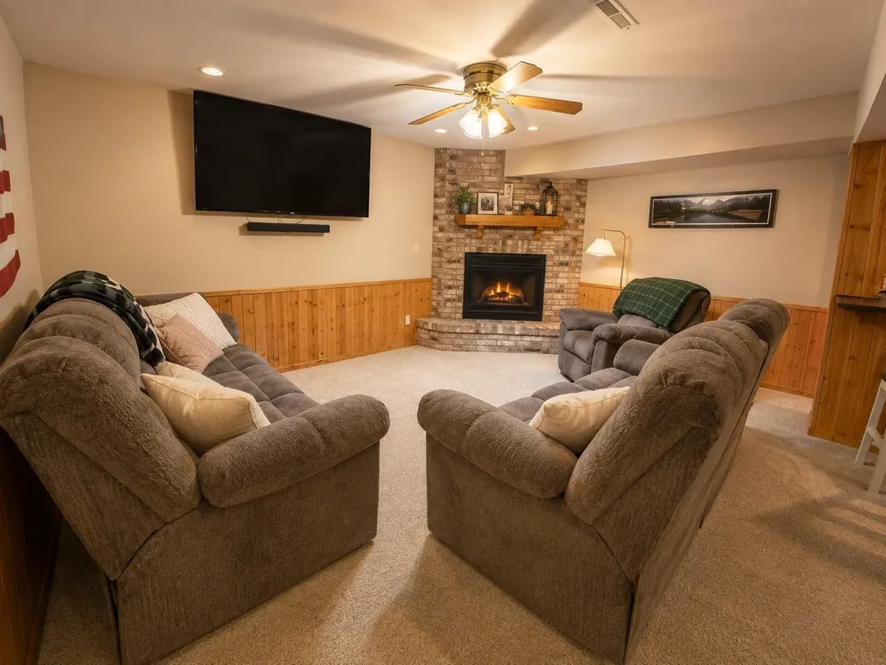 1325 6th Avenue Windom, MN 56101