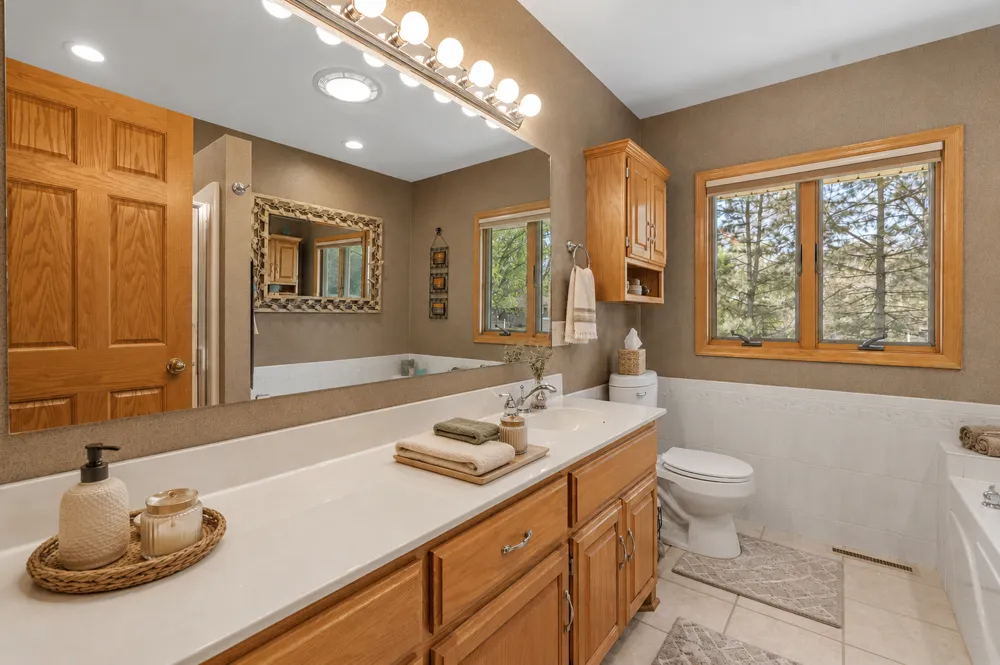 616 Elm Avenue SE Montgomery, MN 56069