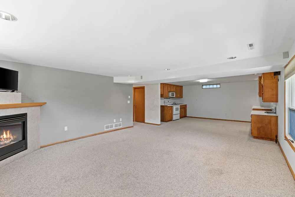 616 Elm Avenue SE Montgomery, MN 56069