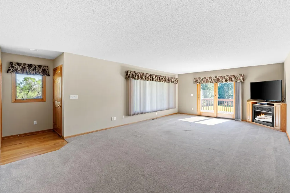 616 Elm Avenue SE Montgomery, MN 56069