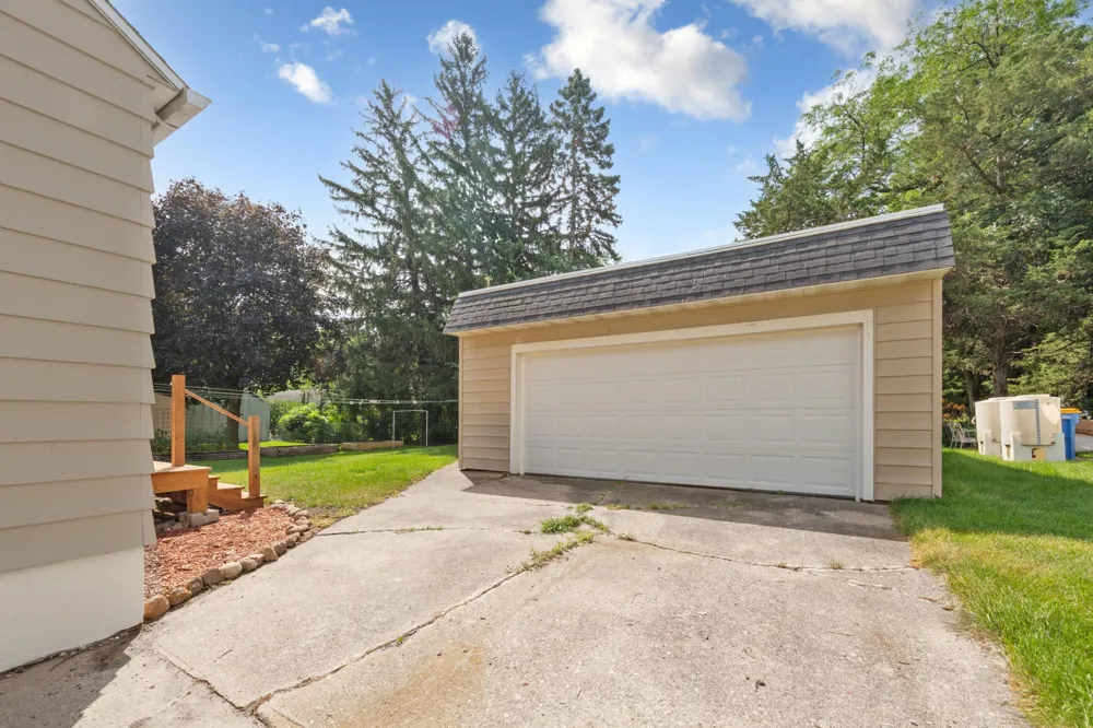 123 W Mckinley Street Owatonna, MN 55060