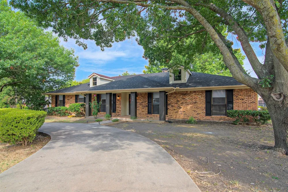 284 W San Antonio Street Van Alstyne, TX 75495