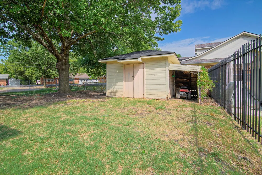 284 W San Antonio Street Van Alstyne, TX 75495