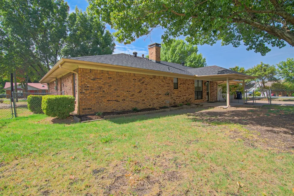 284 W San Antonio Street Van Alstyne, TX 75495