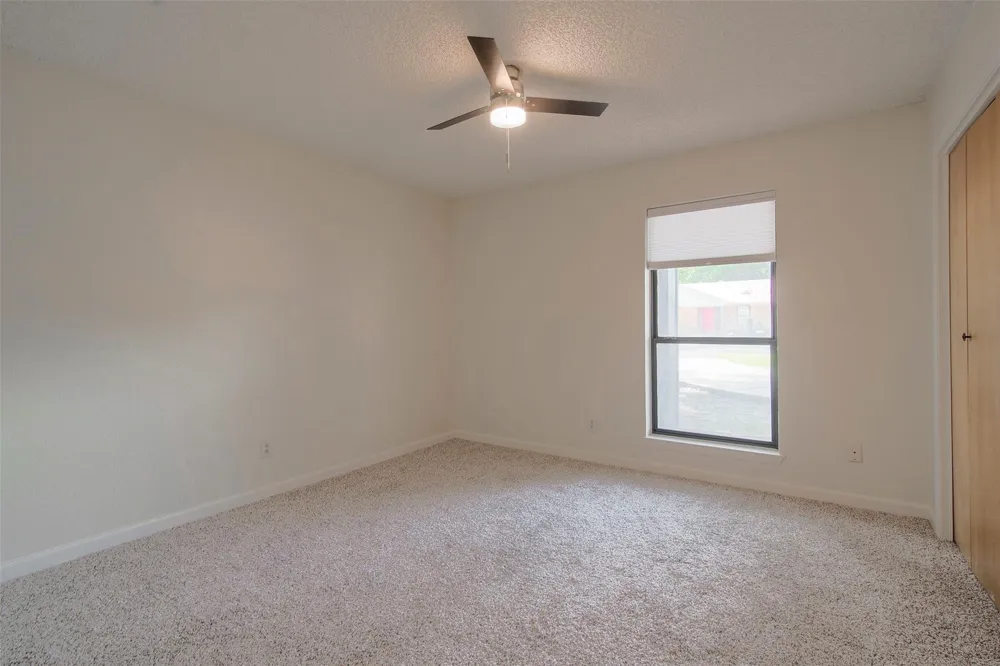284 W San Antonio Street Van Alstyne, TX 75495