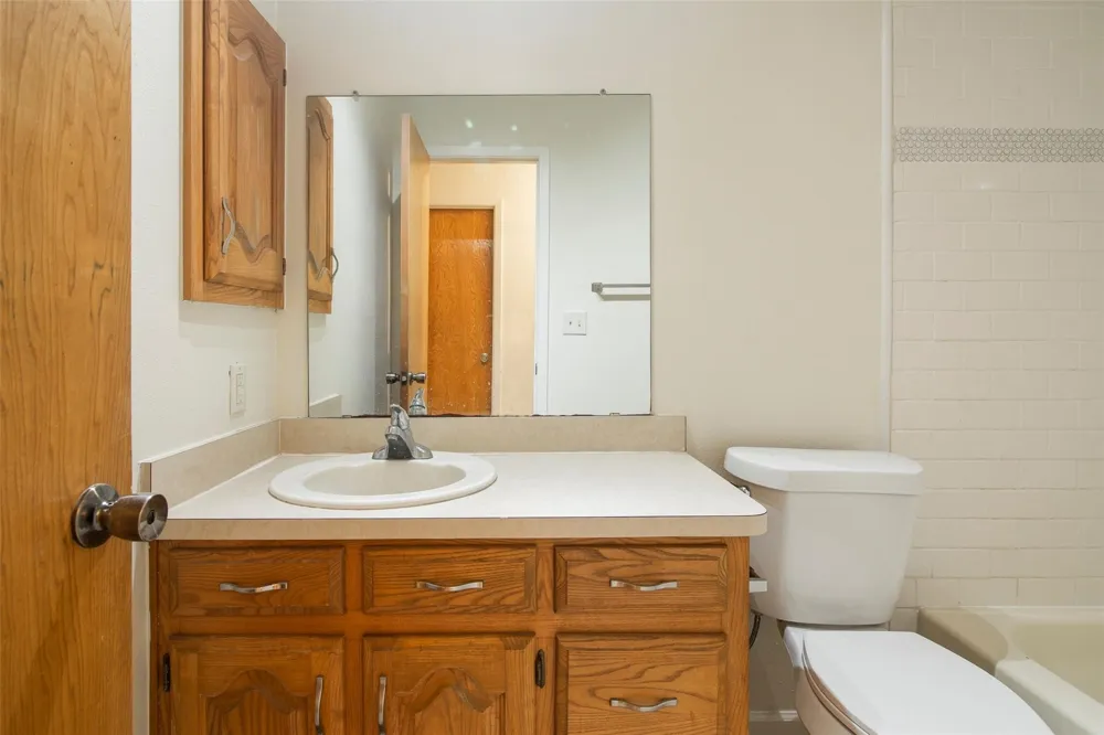 284 W San Antonio Street Van Alstyne, TX 75495