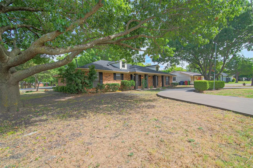 284 W San Antonio Street Van Alstyne, TX 75495