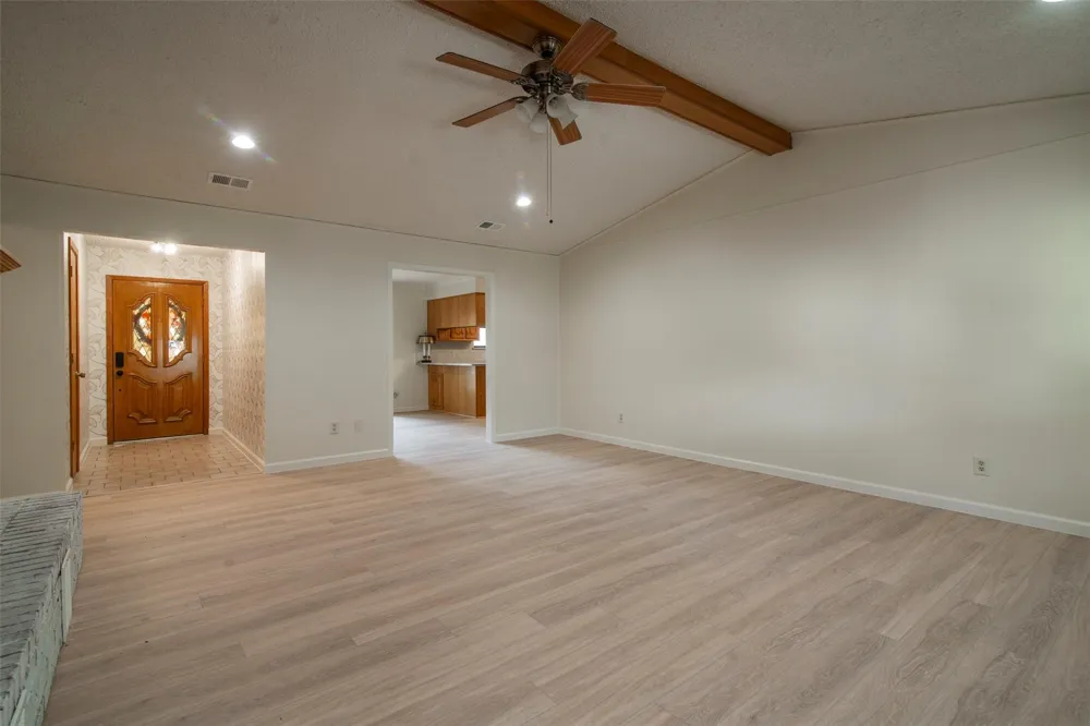 284 W San Antonio Street Van Alstyne, TX 75495