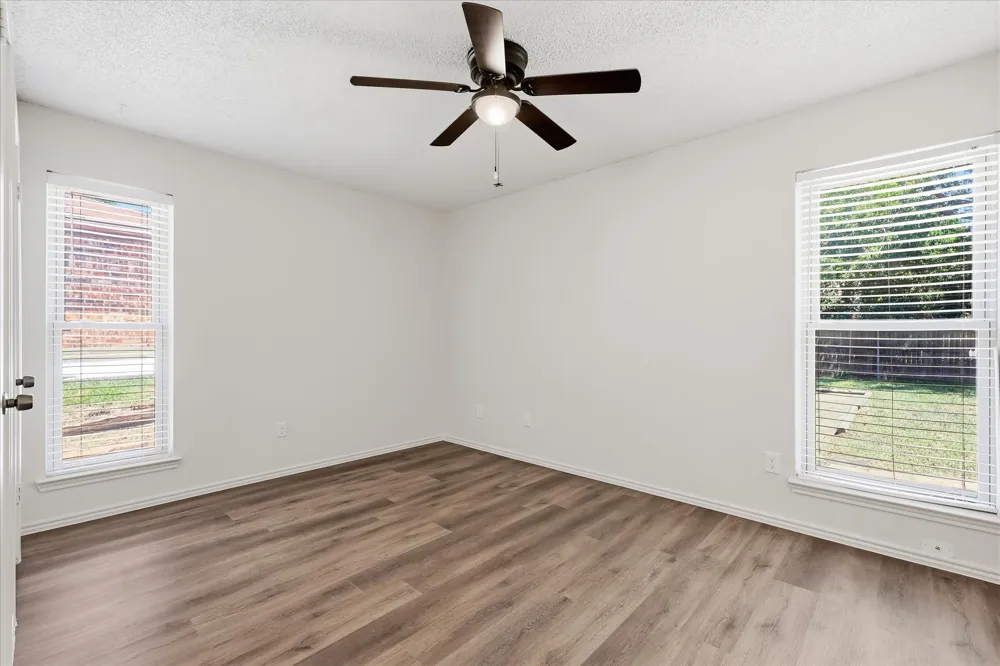 2309 Aquaduct Drive Bedford, TX 76022