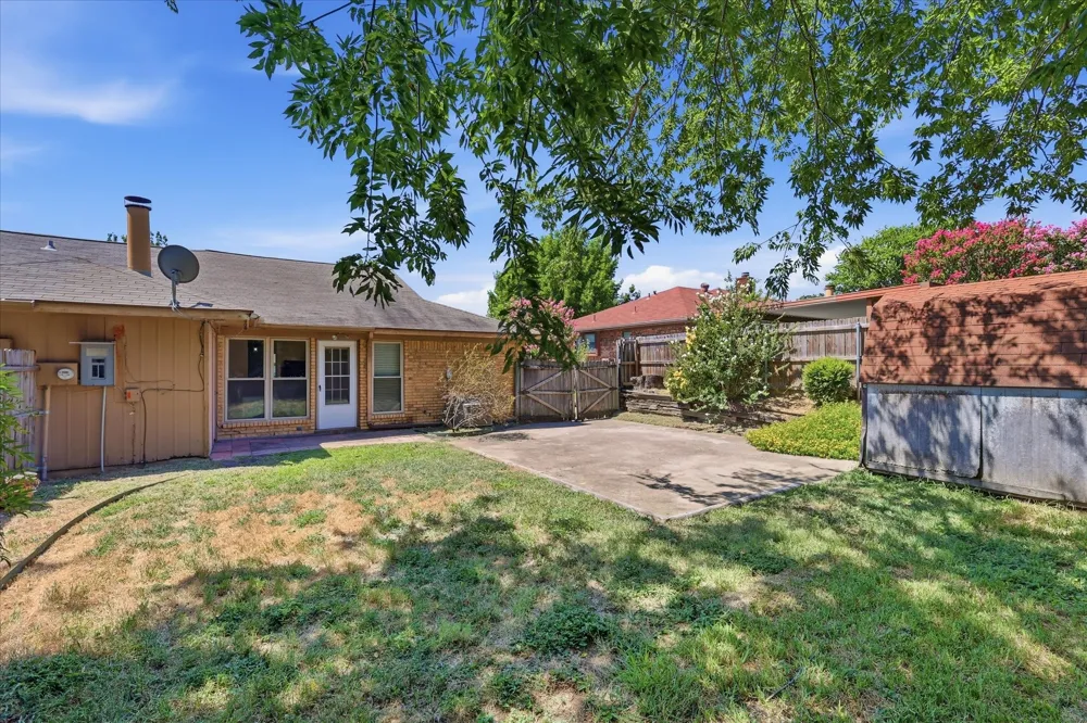 2309 Aquaduct Drive Bedford, TX 76022