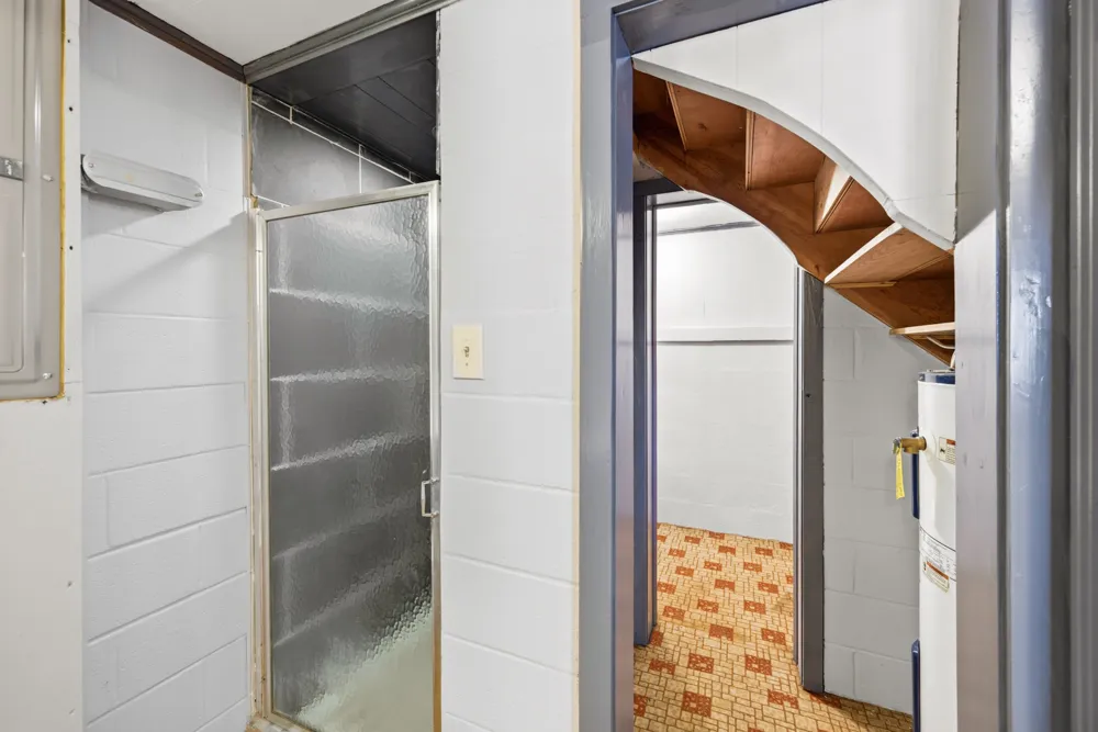 681 Attaway Ln Bath Springs, TN 38311