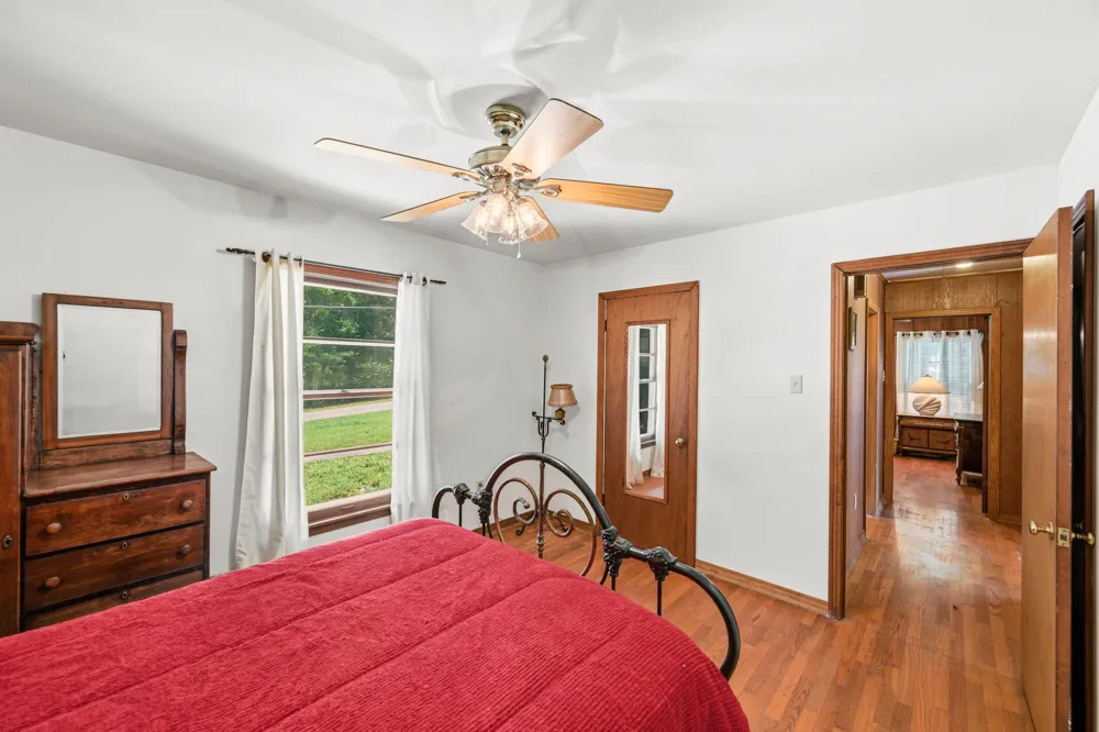 681 Attaway Ln Bath Springs, TN 38311