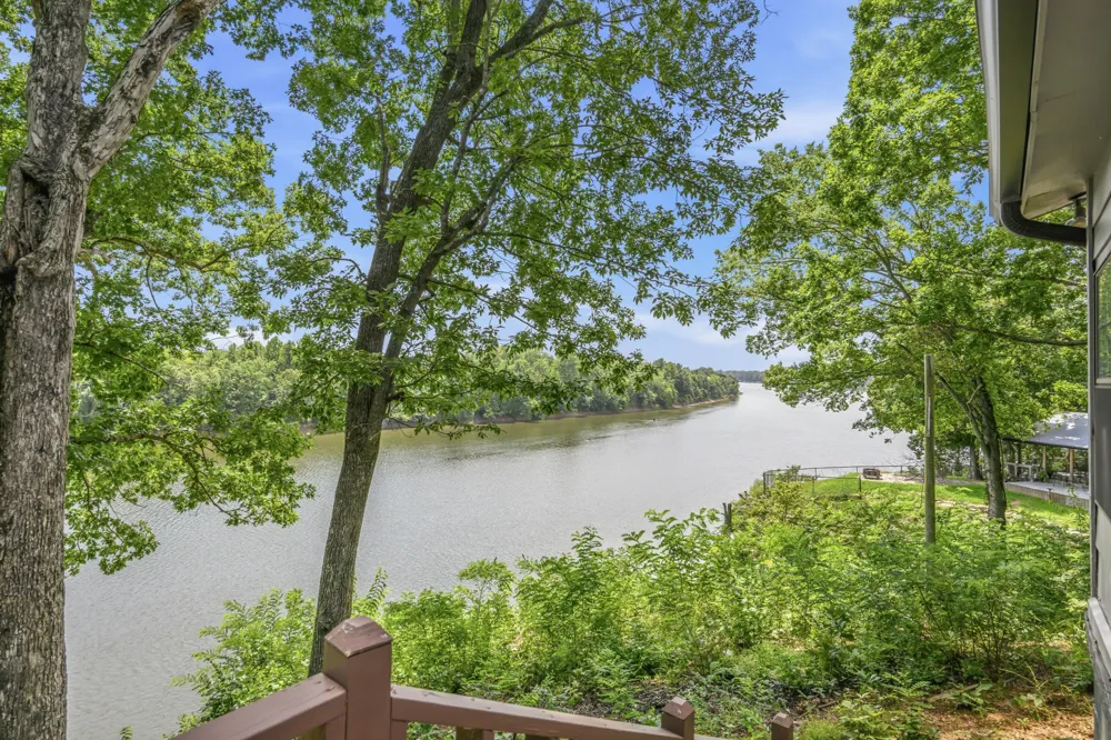 681 Attaway Ln Bath Springs, TN 38311