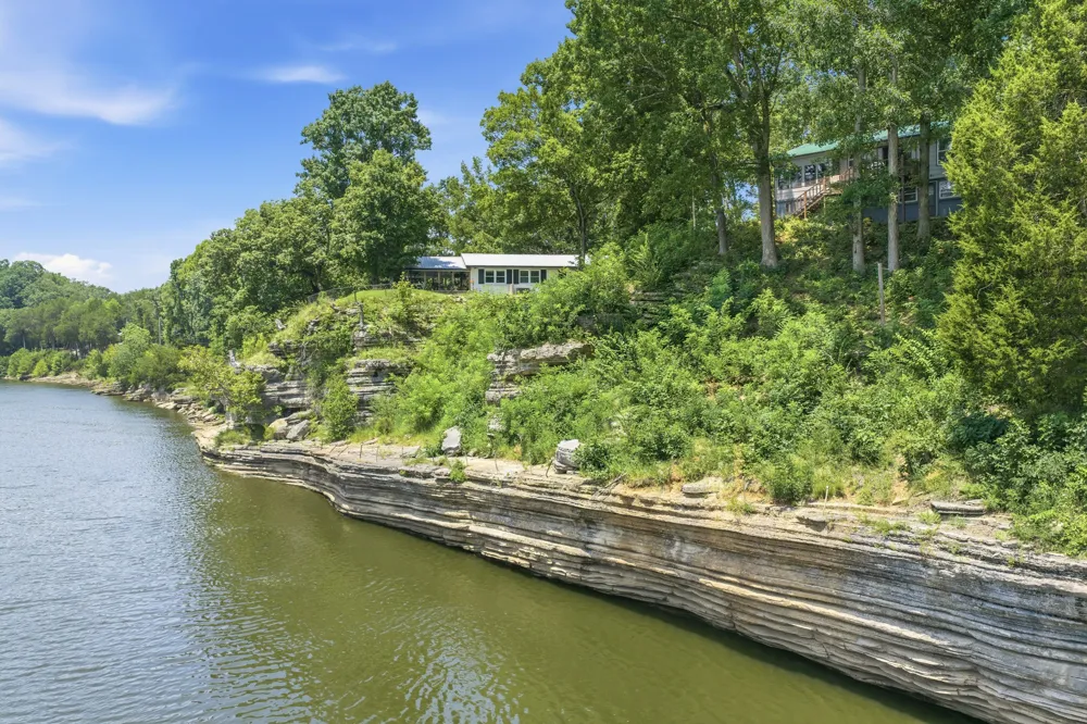 681 Attaway Ln Bath Springs, TN 38311