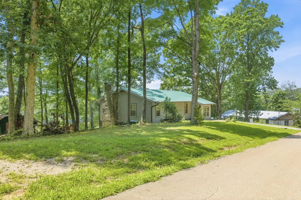 681 Attaway Ln Bath Springs, TN 38311