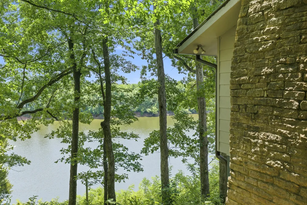 681 Attaway Ln Bath Springs, TN 38311