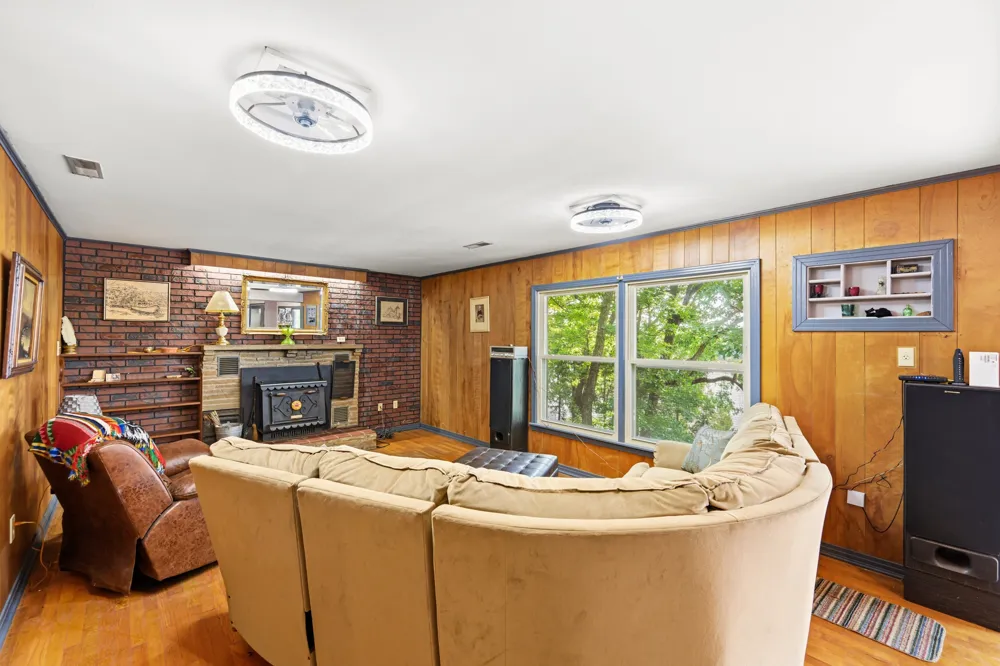 681 Attaway Ln Bath Springs, TN 38311