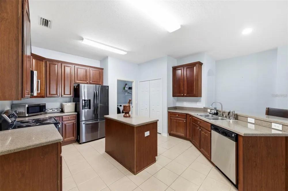 6823 GREEN HERON DRIVE Wesley Chapel, FL 33545