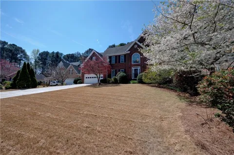3609 Lakeside Pointe NW