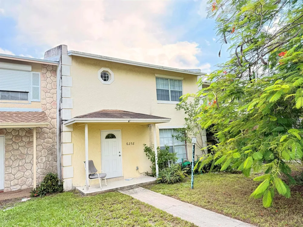 6238 SW 7th Street Margate, FL 33068