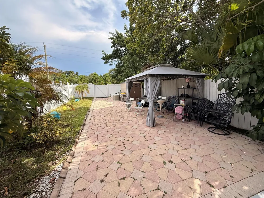 6238 SW 7th Street Margate, FL 33068