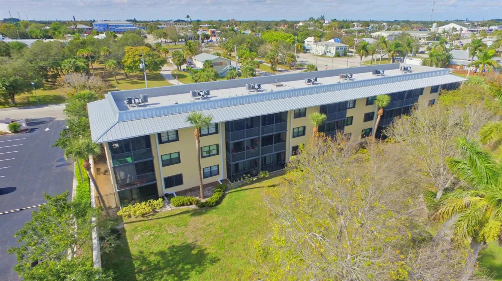 701 INDIAN RIVER DRIVE #105 Fort Pierce, FL 34949