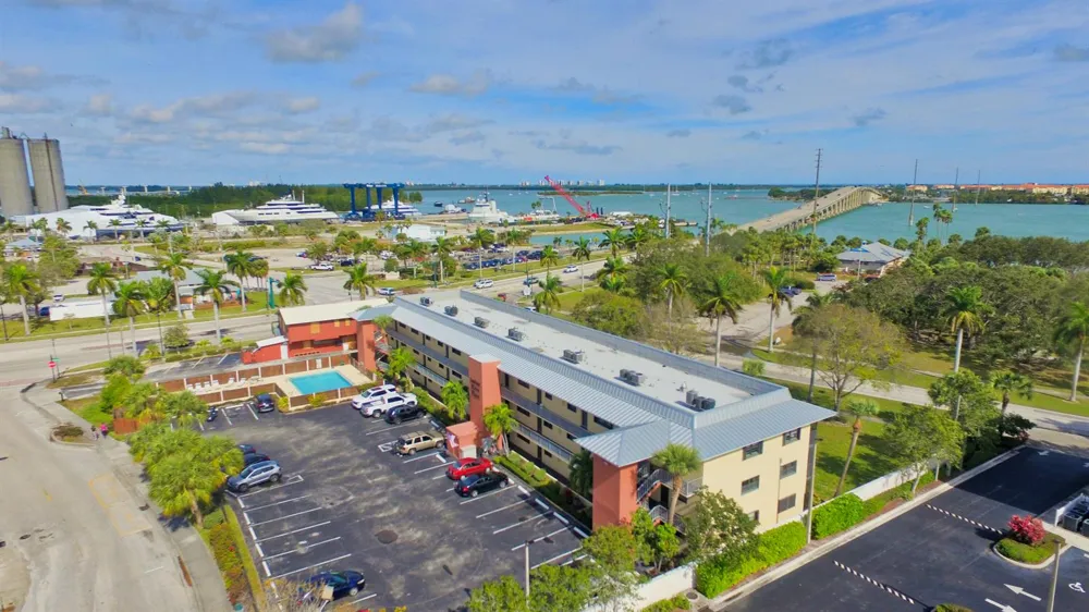 701 INDIAN RIVER DRIVE #105 Fort Pierce, FL 34949