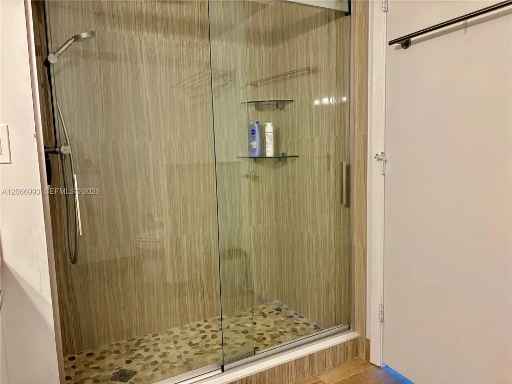 1800 Bayshore Dr #4209 Miami, FL 33132